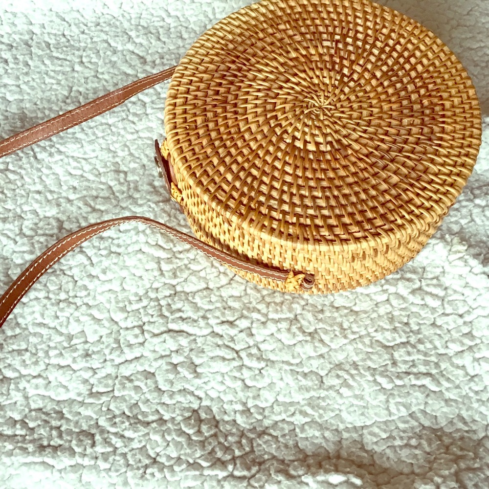 Vintage woven round box purse - Picture 1 of 4